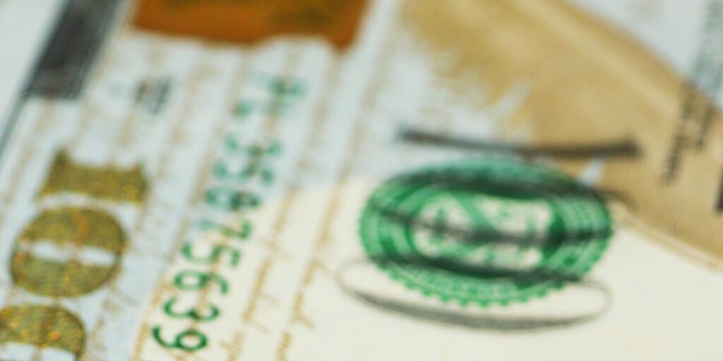10 Bad Money Habits You Need to Break Now