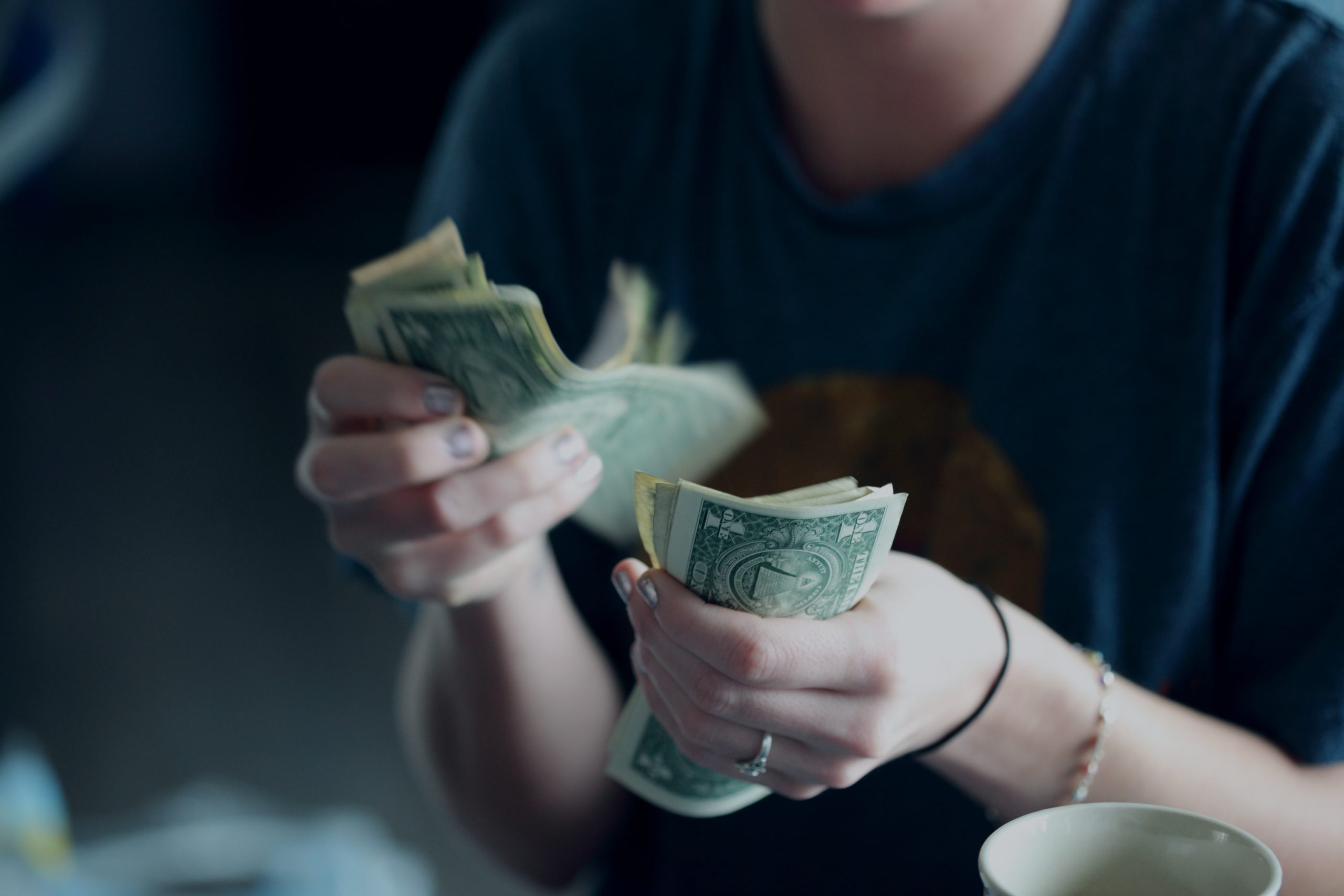 7 Passive Income Ideas That Are Easy to Start and Maintain
