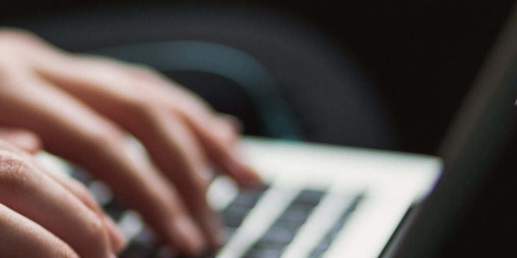 How to Become a Freelance Writer and Get Paid What You Deserve