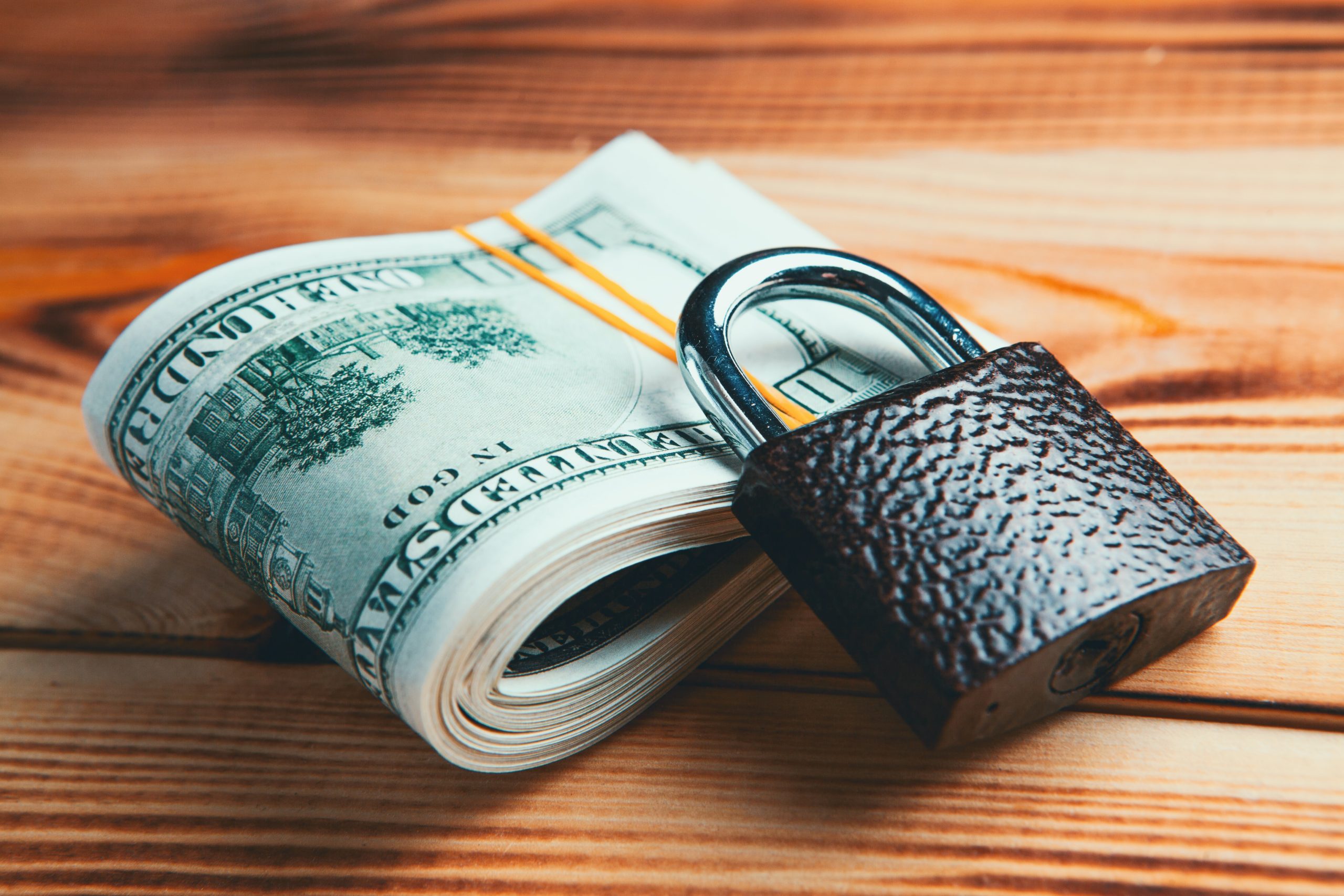 10 Ways to Easily Save Thousands: Money-saving Tips for Everyone