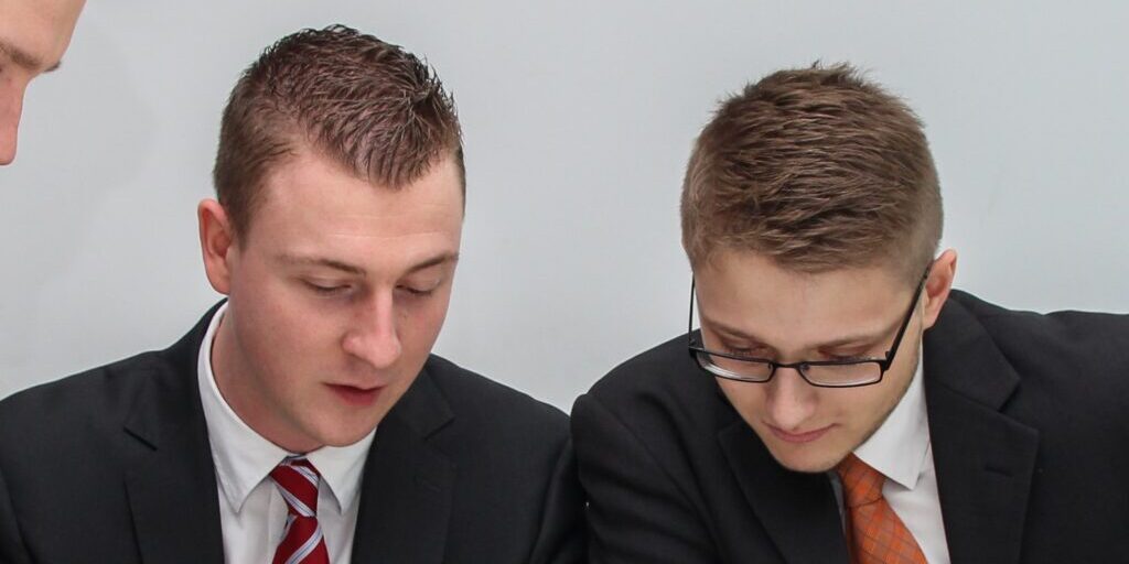 How to Manage Staff in the Office: 10 Tips for Success